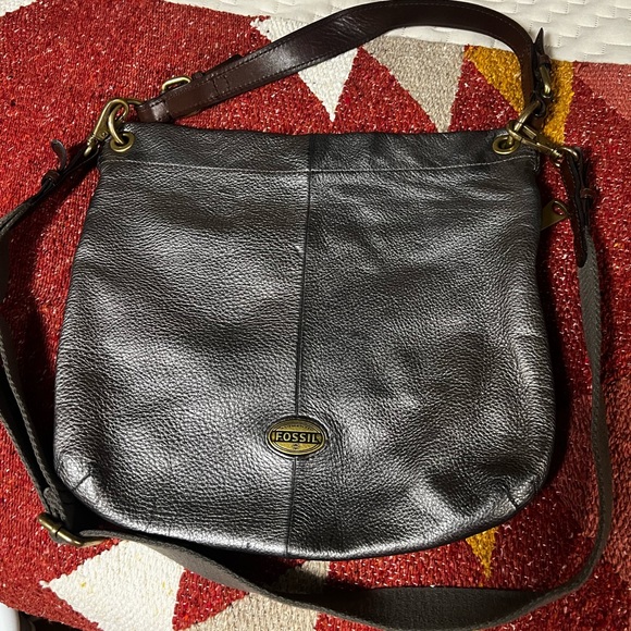 Large Metallic Distressed Fossil purse - Picture 4 of 4